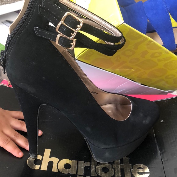 Black heels strap around the ankle - Picture 2 of 2